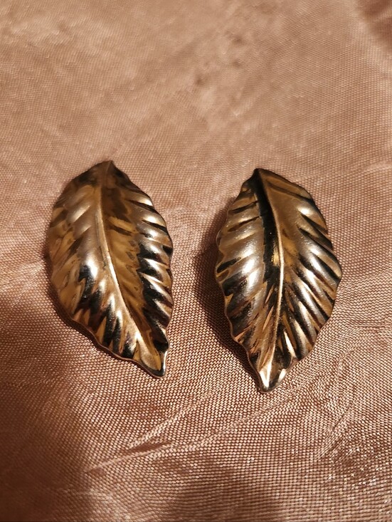 Jewelry - Gold Leaf Clip-On Earrings